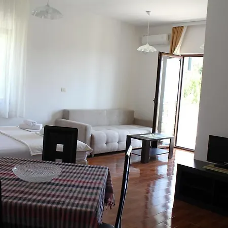 Vila Oaza Markovici ホテル 3*